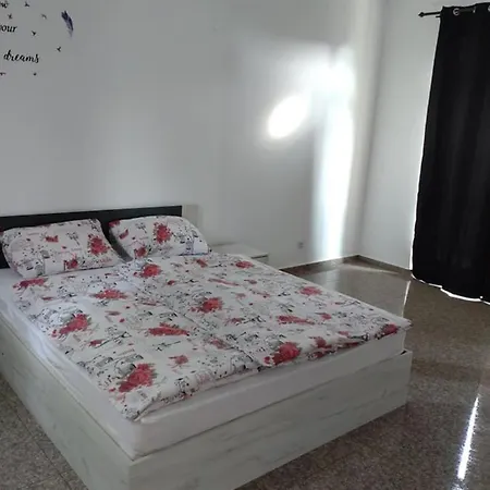 Guesthouse Elly Aparthotel