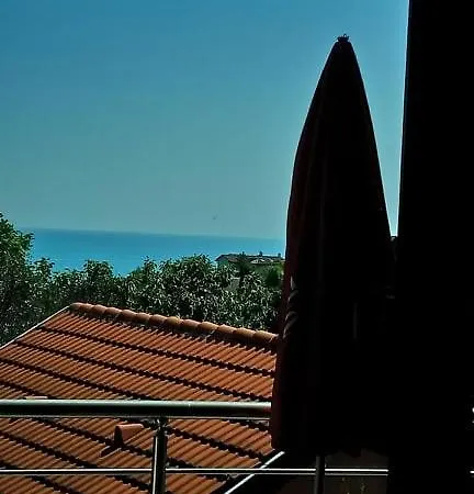 Guesthouse Elly Aparthotel