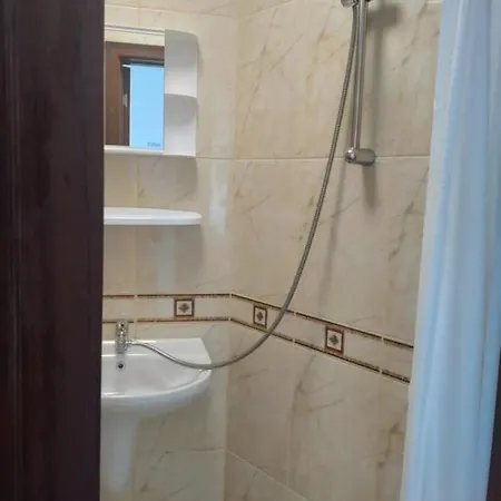 Guesthouse Elly Aparthotel *